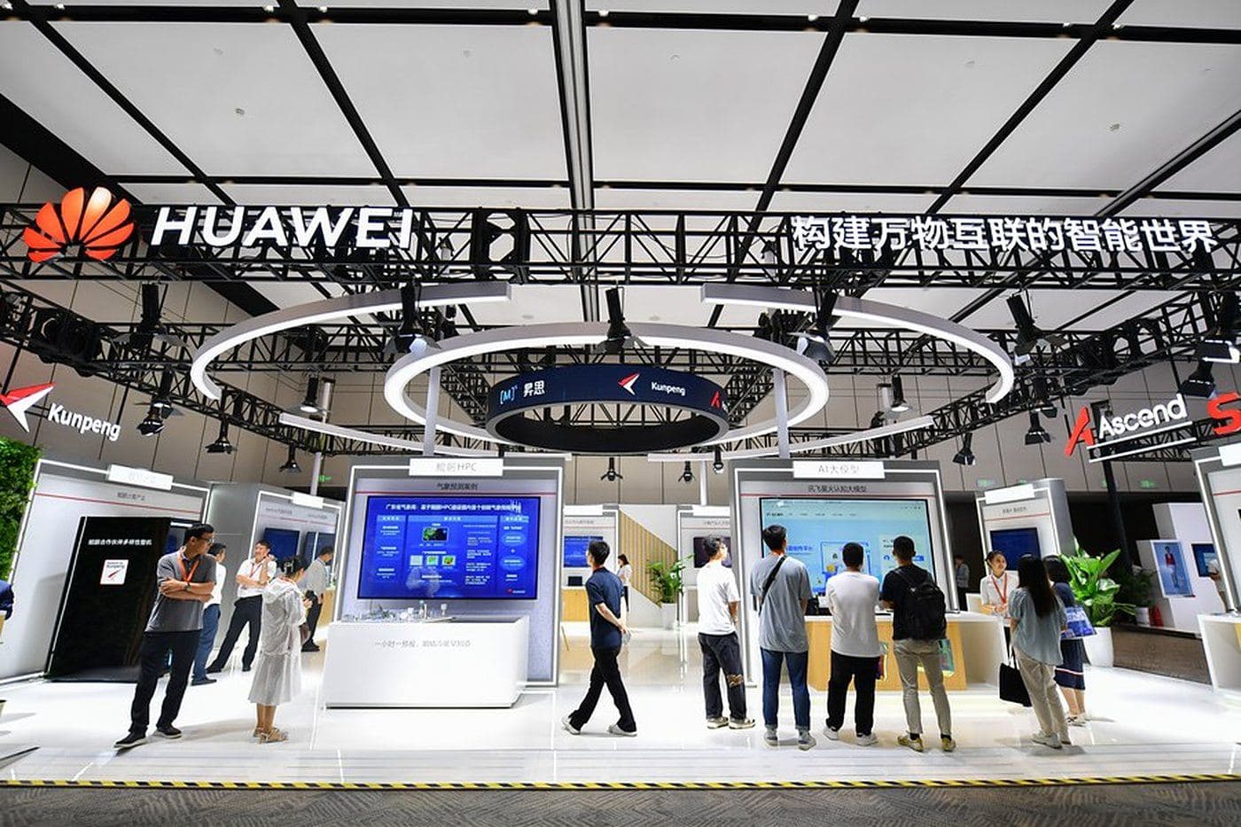 Stand Huawei lors d’un salon technologique